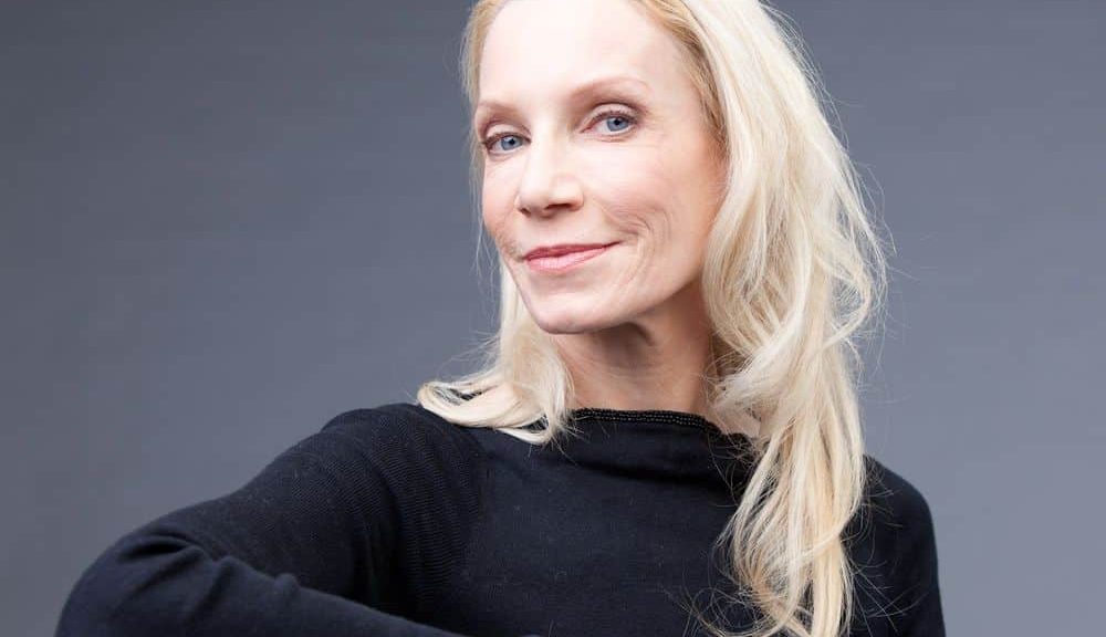 4 - Evelyn-Hart-b.1956