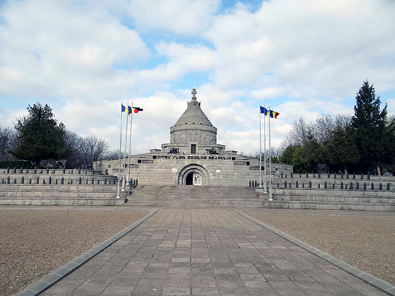 1 Mausoleul De La Mărășești