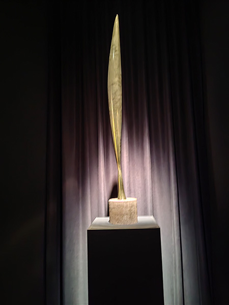 10 Pasărea Măiastră