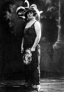 1881-1970 Elena Drăgulinescu Stinghe Soprană
