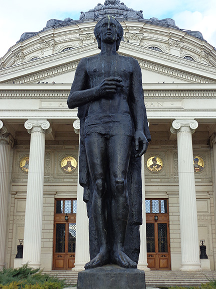 4 Statuia Lui Mihai Eminescu De Gheorghe D. Anghel