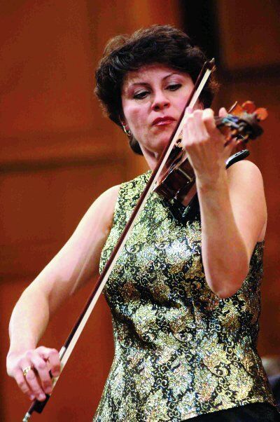 Cristina Anghelescu (2)