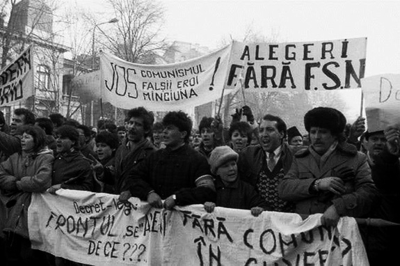 1990 Manifestaţia Anticomunistă Din Piața Victoriei