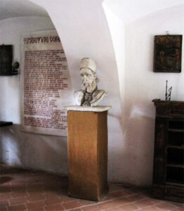 30 - 2-Muzeul-Prima-Scoala-Romaneasca.-Sala-Diaconul-Coresi