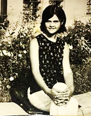 Monica Anghel (tânără)