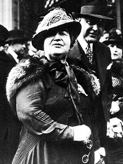 1925 Academician Elena Văcărescu