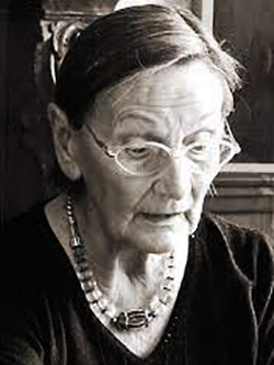 1926-2015 Elisabeth Axmann Traducătoare
