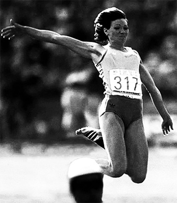 Anișoara Cușmir - nou record mondial, 7,43m (1983)