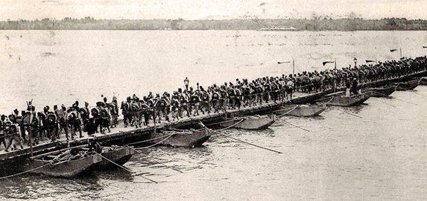 1913 Armata Română Trecând Dunărea