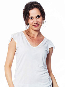 1983 Actriță Iulia Lumânare