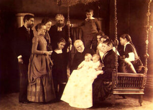 Louis-Comfort-Tiffany - 1-Louis-Comfort-Tiffany-with-his-parents-and-his-children-1888