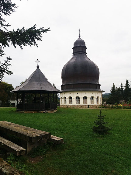 Mănăstirea Neamț (4) Agheasmatarul
