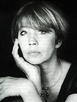 1946-2020 Actriță Carmen Galin