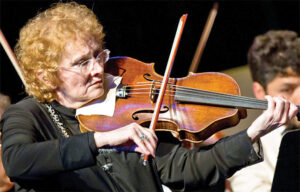 22 - Rivka-Golani-b.-1946