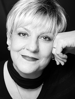 1960-2021 Oana Ștefănescu