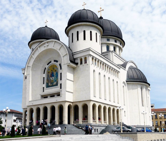1999 Catedrala Ortodoxă Sfânta Treime Din Arad