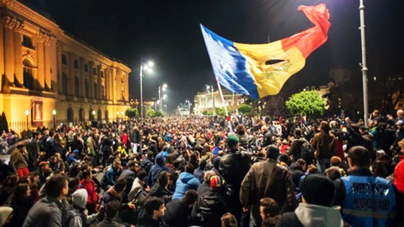 2015 – Protestele Post Colectiv Din România