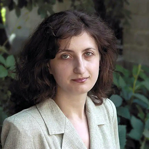 1975 Scriitoare Liliana Corobca