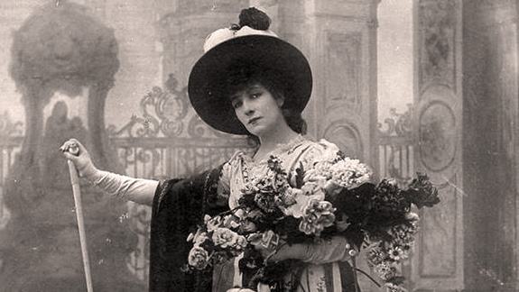 Sarah Bernhardt in a stage production of Sardou's La Tosca, 1887