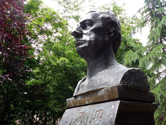2003b Ion Voicu. Bust De Ion Irimescu