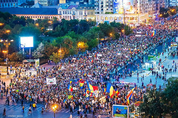 2013 A 15-a Zi Consecutivă De Proteste La București
