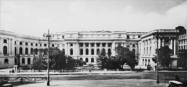 8 Palatul Regal