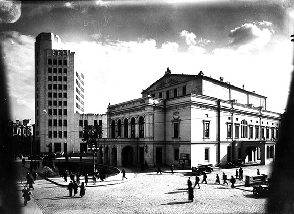 9 Palatul Telefoanelor si Teatrul