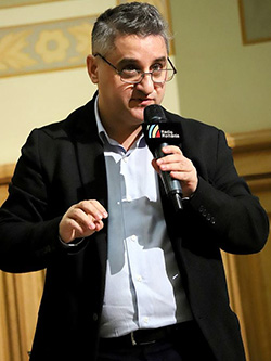 1972 Scriitor Dan Mircea Cipariu